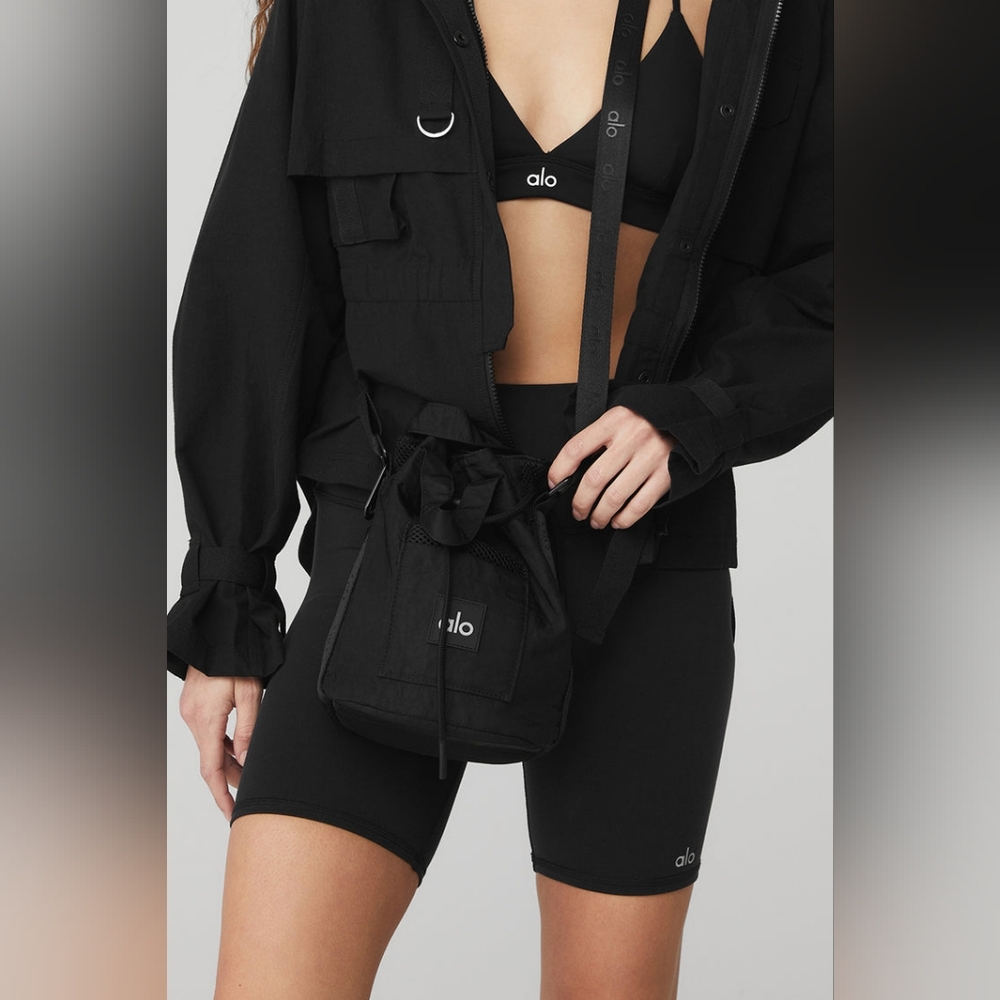 ALO Yoga Crossbody - Picture 11 of 15